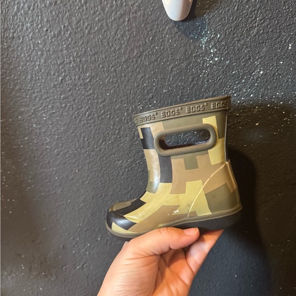 Stylish Bogs Kids' Camouflage Rain Boots NWOT - Picture 3 of 8